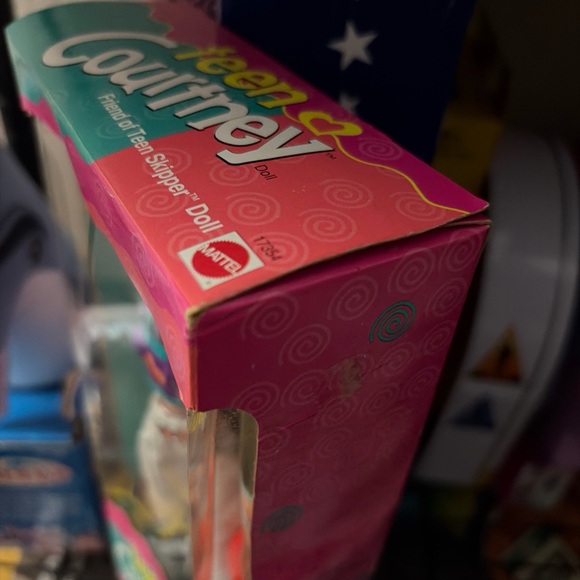 1996 TEEN COURTNEY ALL GROWN UP BARBIE DOLL - Picture 15 of 16